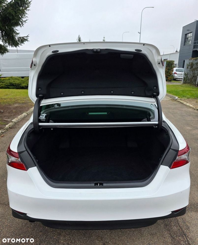 Toyota Camry 2.5 Hybrid Prestige CVT - 24