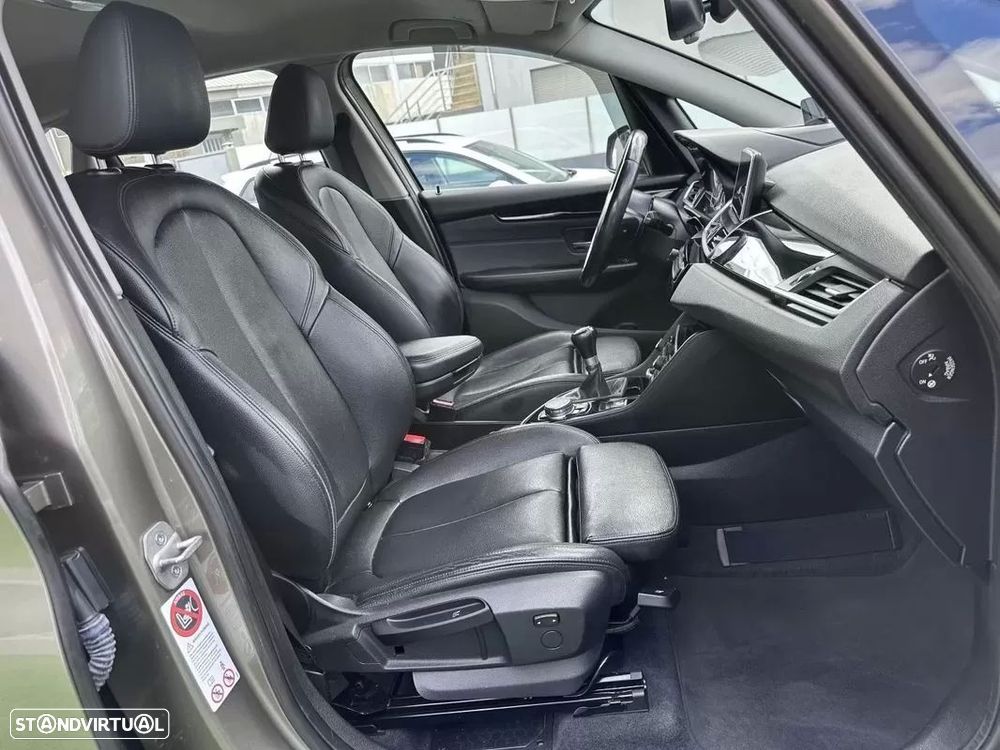 BMW 218 Active Tourer d Line Sport - 60