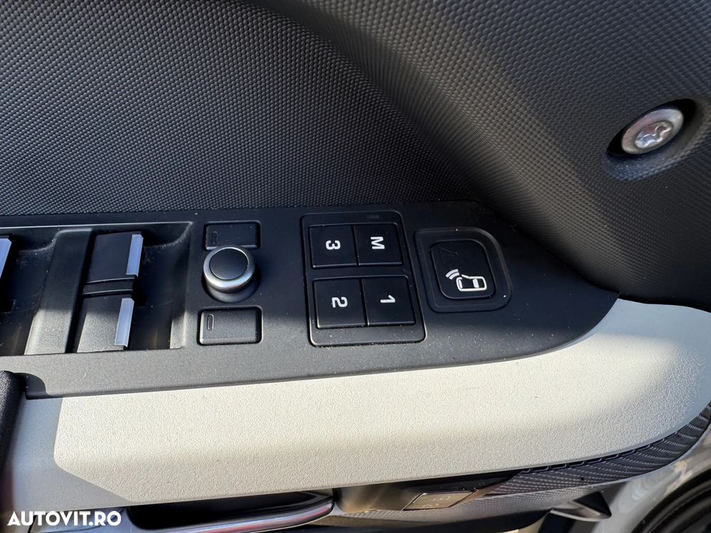 Land Rover Defender 110 2.0 P300 SE - 19