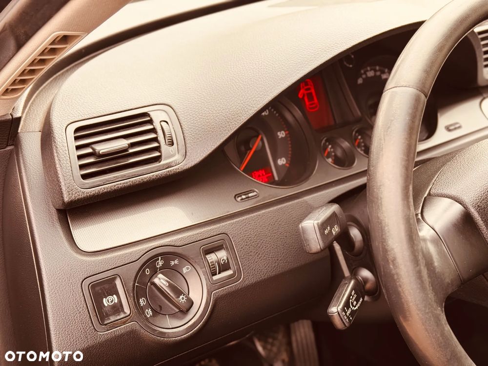 Volkswagen Passat - 23