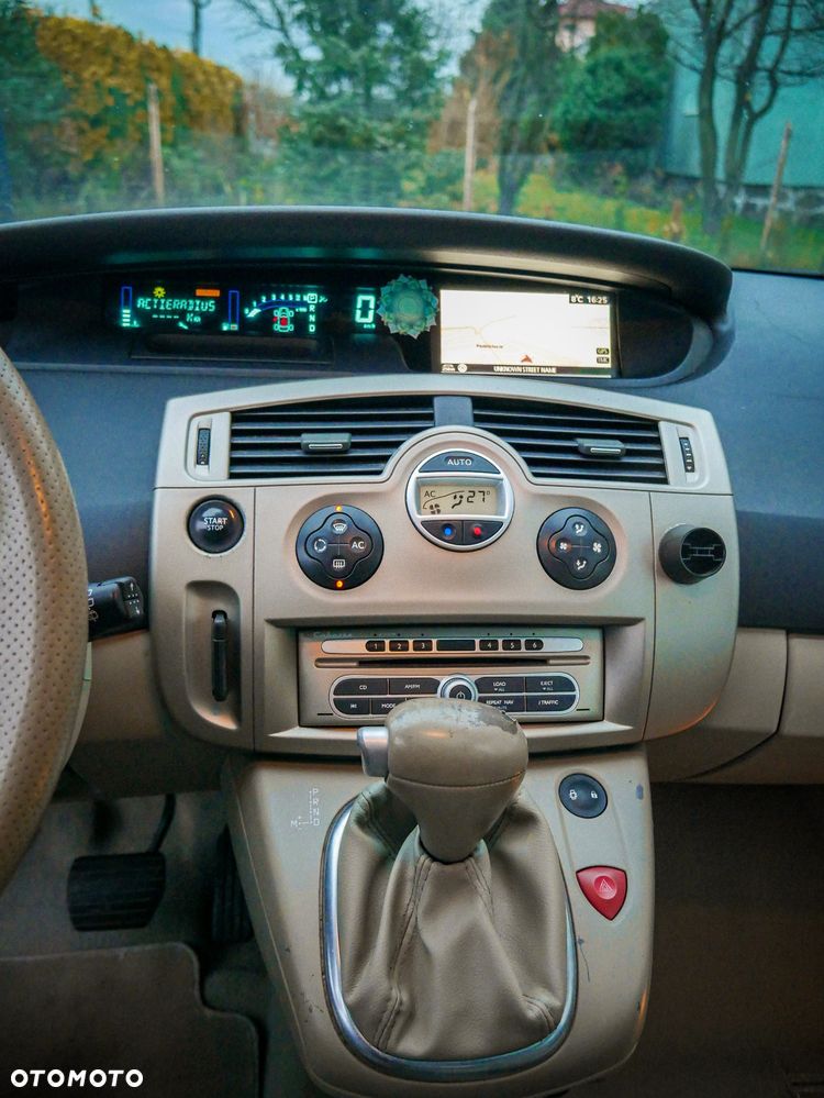 Renault Grand Scenic - 22