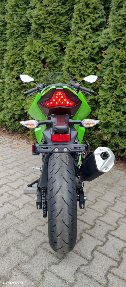 Kawasaki Ninja 400 - 15