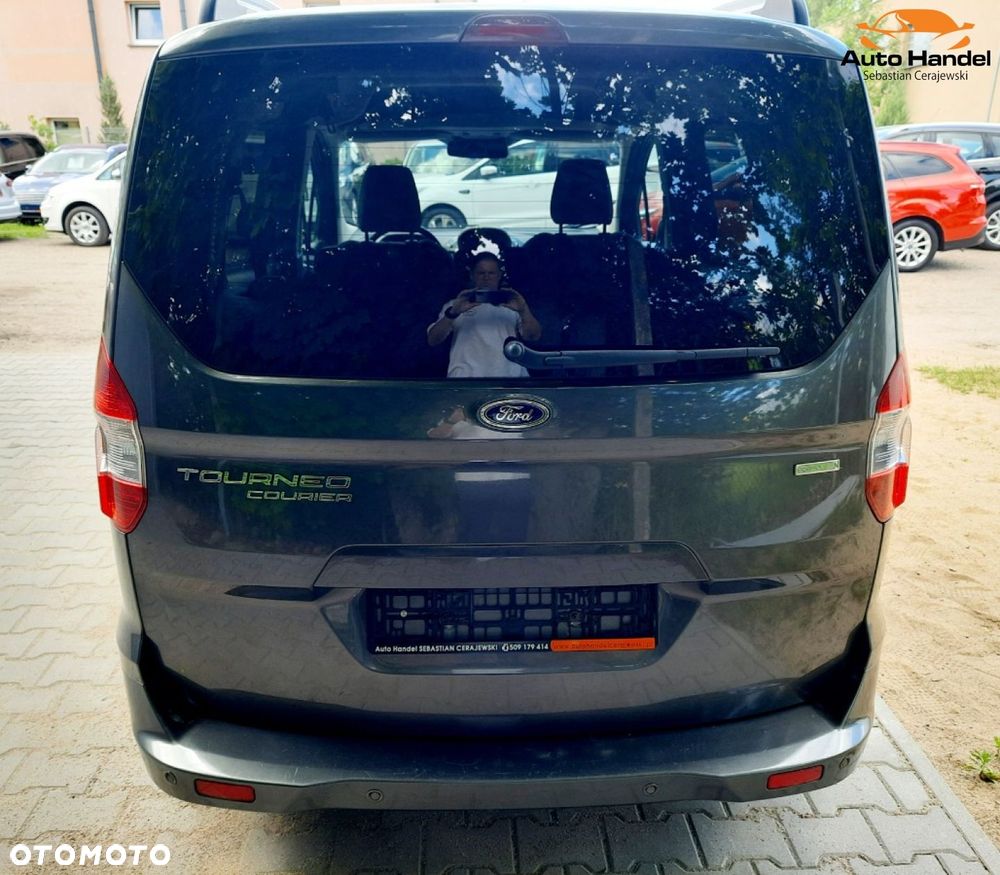 Ford Tourneo Courier - 8