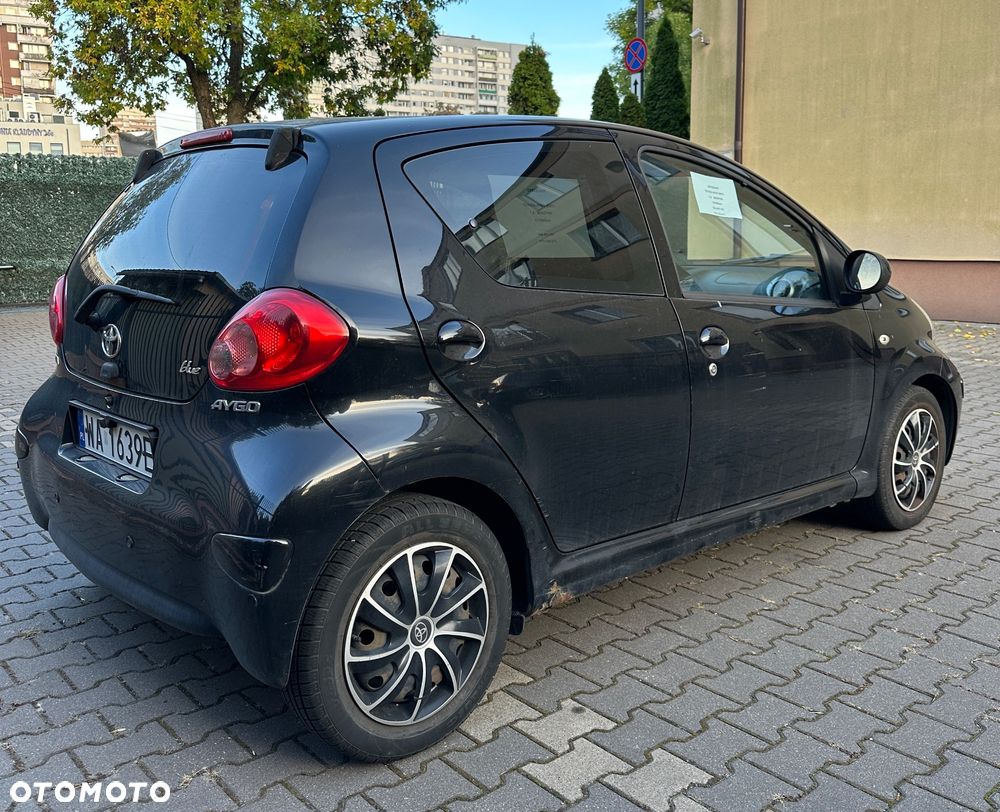 Toyota Aygo Blue - 4