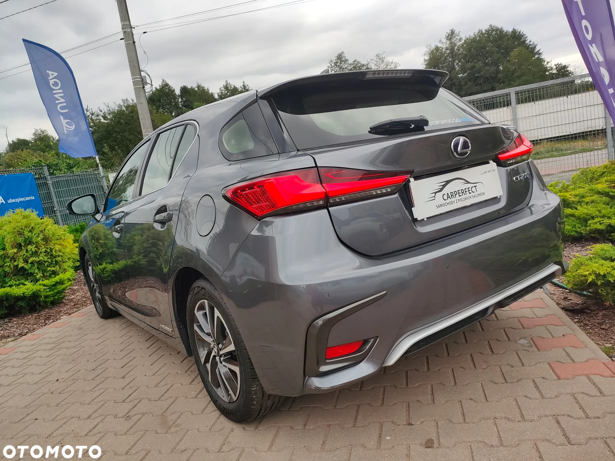 Lexus CT - 12