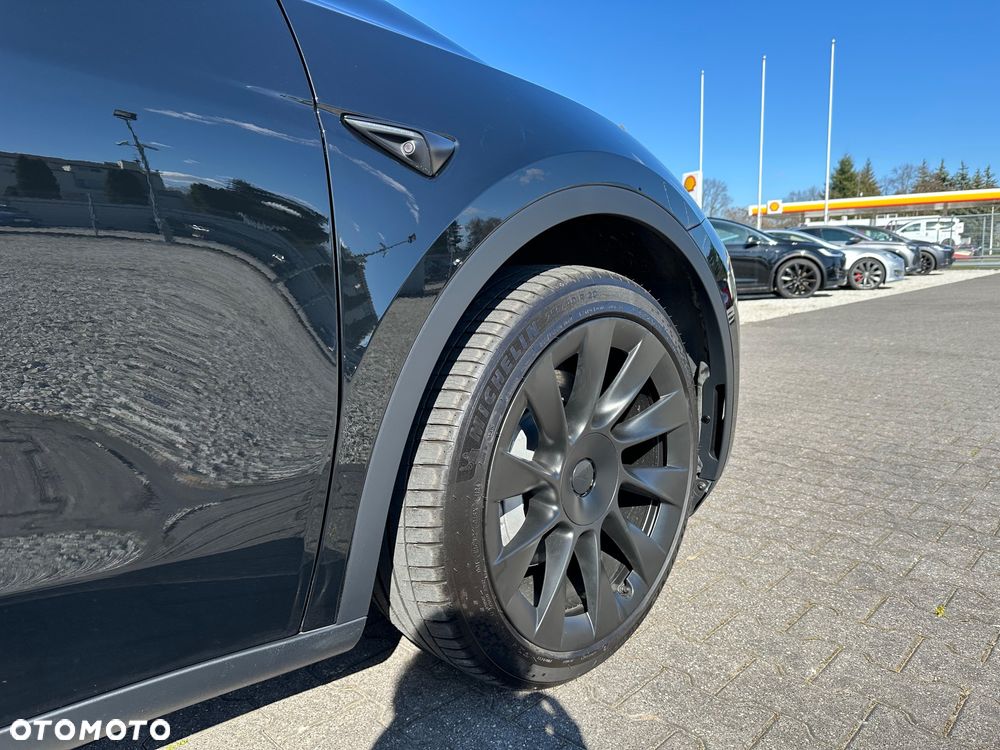 Tesla Model Y RWD - 13