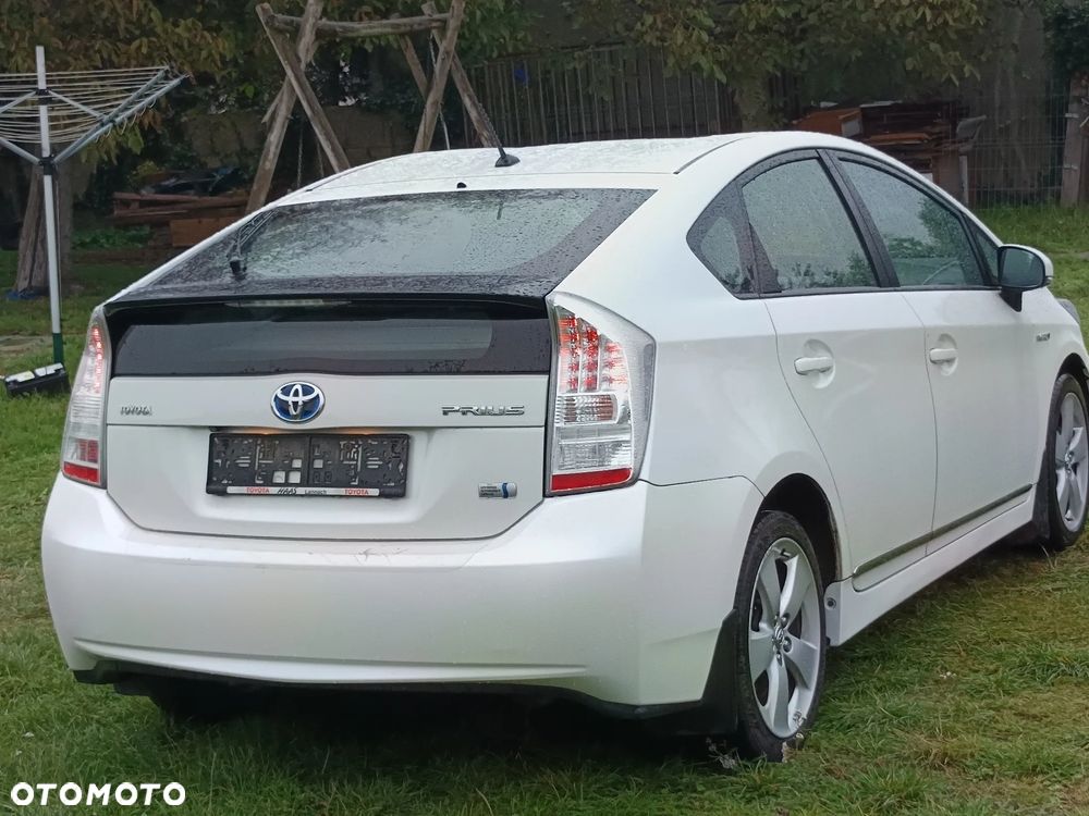 Toyota Prius - 4
