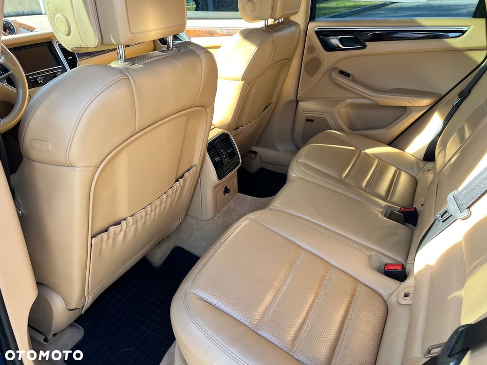 Porsche Macan Turbo PDK - 19