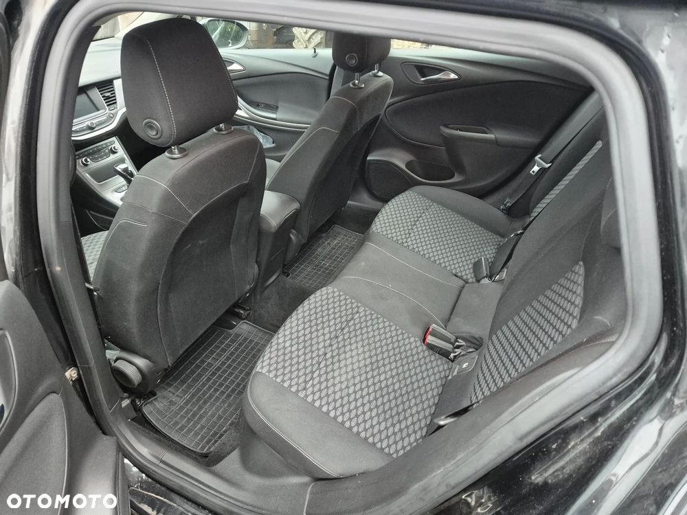 Opel Astra 1.4 T Dynamic - 4