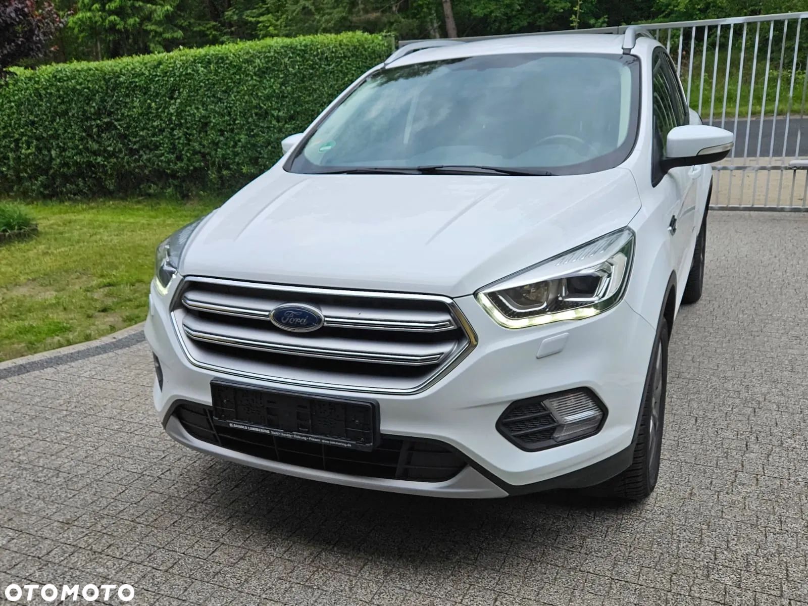 Ford Kuga - 1