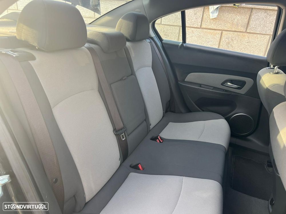 Chevrolet Cruze 2.0 LT - 13