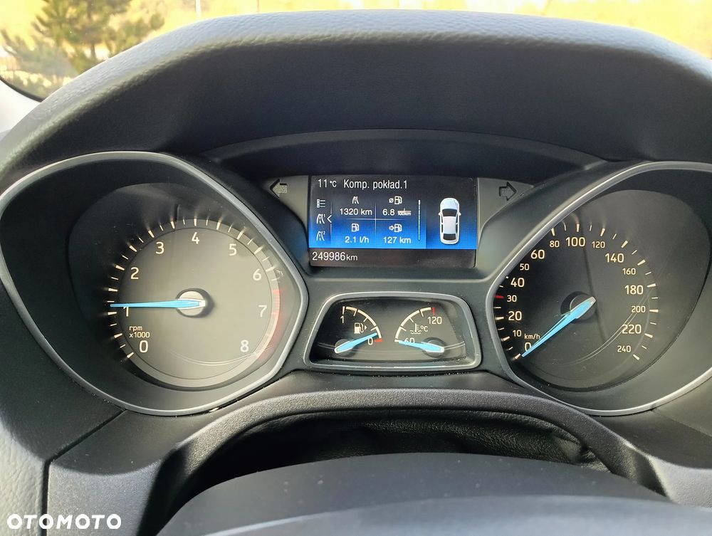 Ford Focus 1.0 EcoBoost Titanium - 33