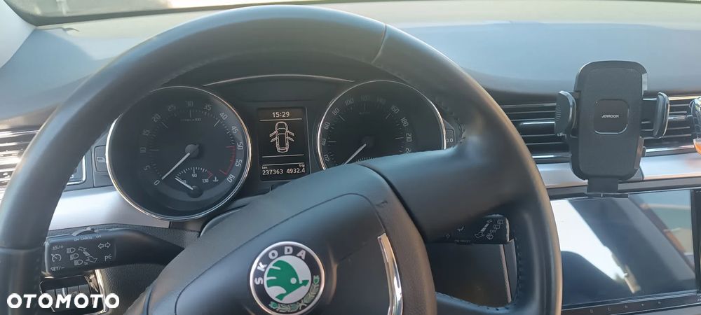 Skoda Superb 2.0 TDI DSG Ambition - 5