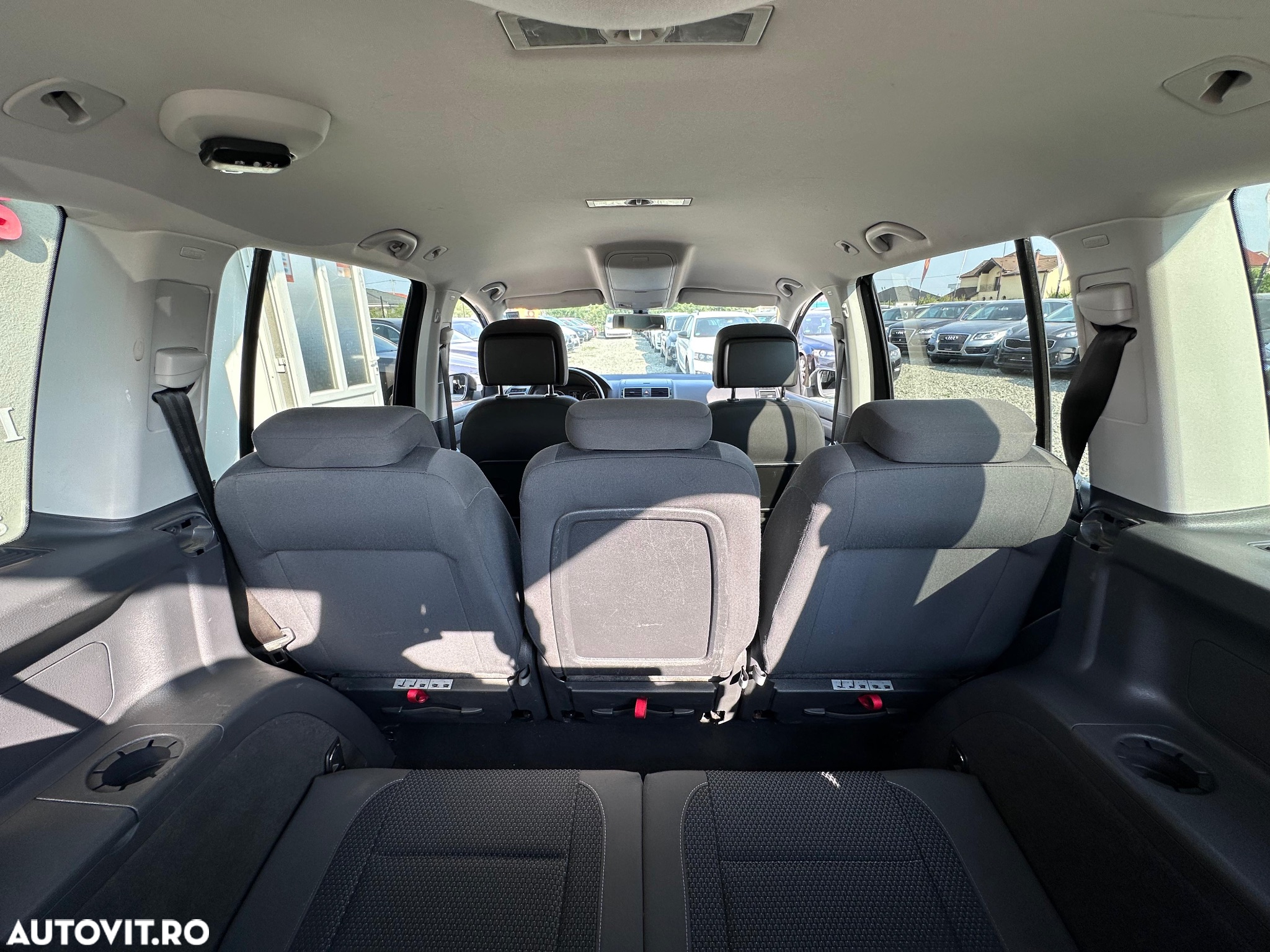 Volkswagen Touran - 7