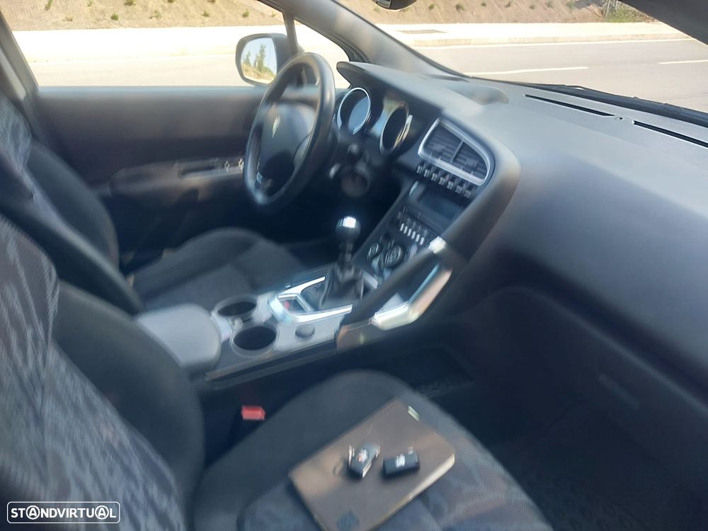 Peugeot 3008 1.6 HDi Allure - 3