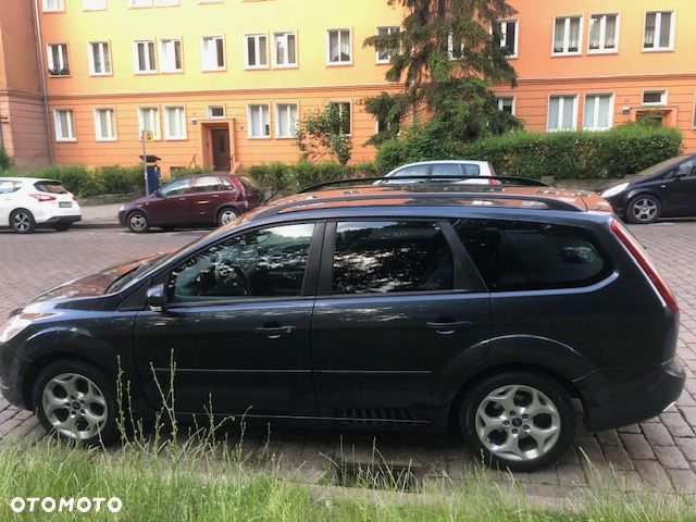 Ford Focus 1.6 Amber X - 2