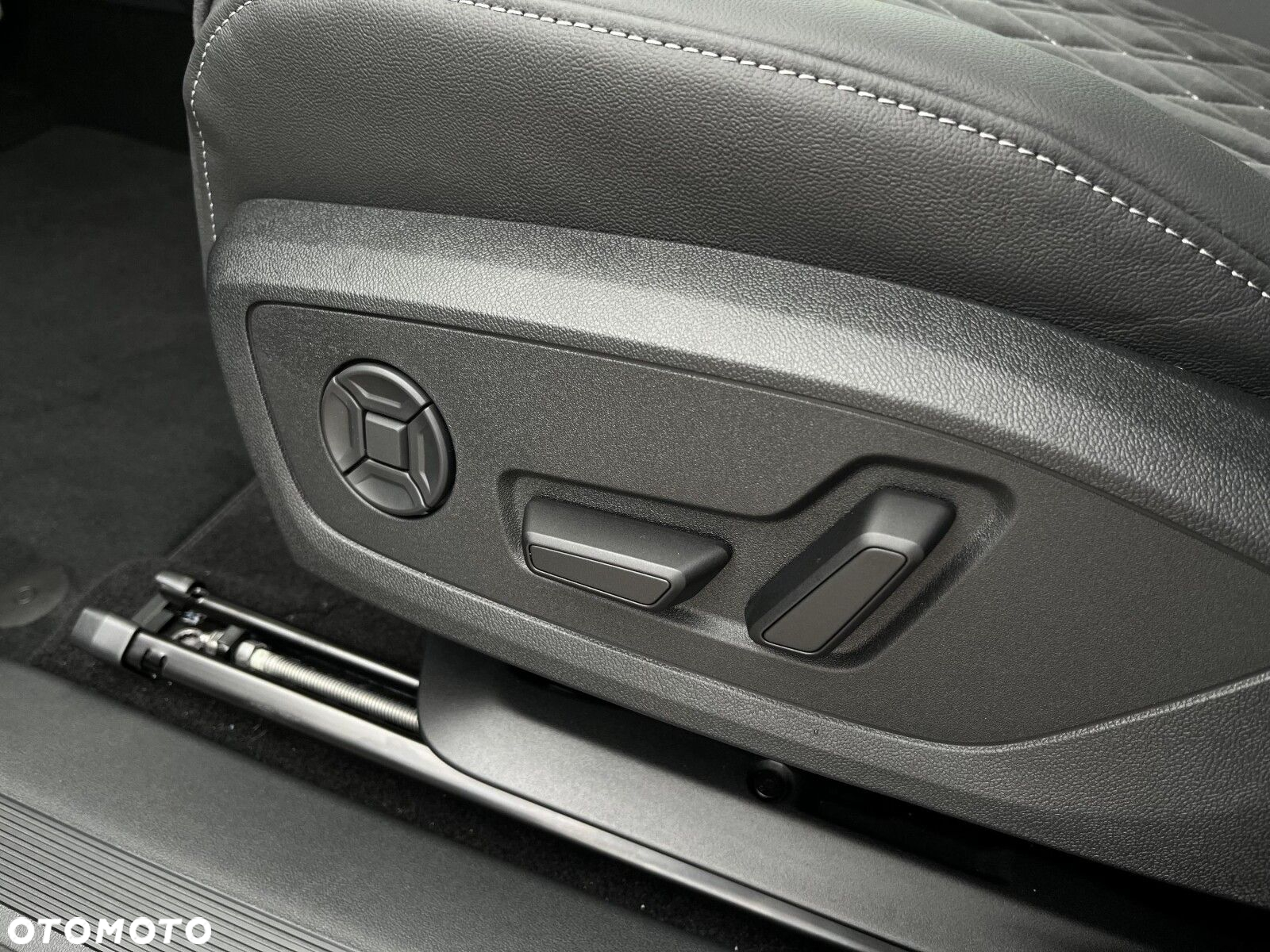 Audi Q4 Sportback e-tron - 11