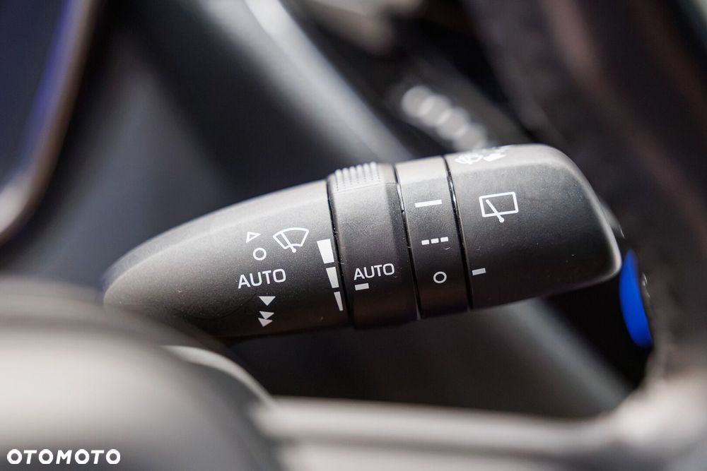 Toyota Corolla 2.0 Hybrid Comfort - 32