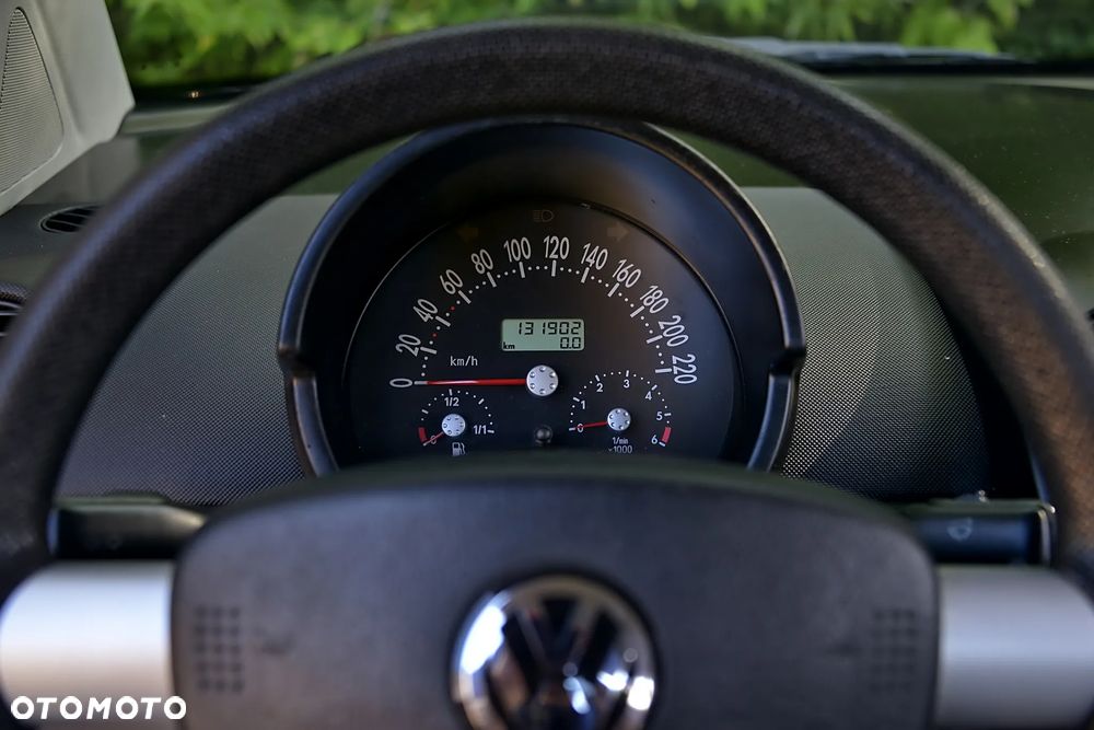 Volkswagen New Beetle - 36