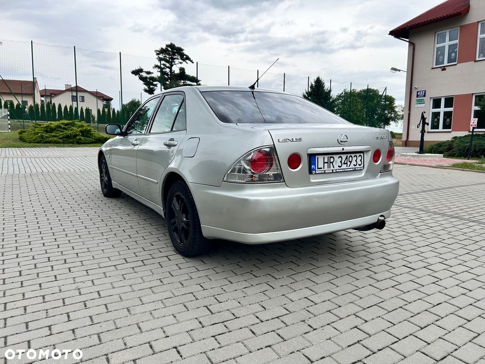Lexus IS - 5