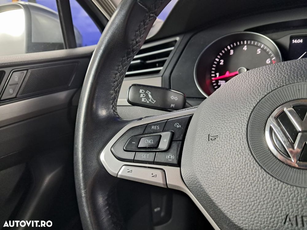 Volkswagen Passat - 14