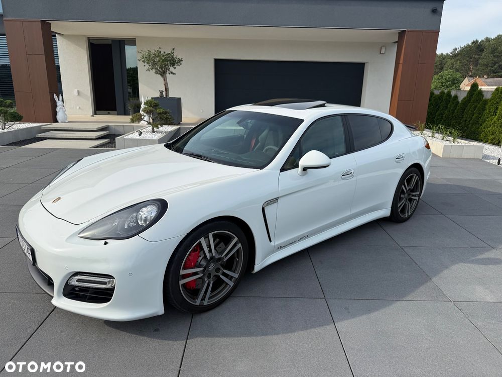 Porsche Panamera GTS - 1