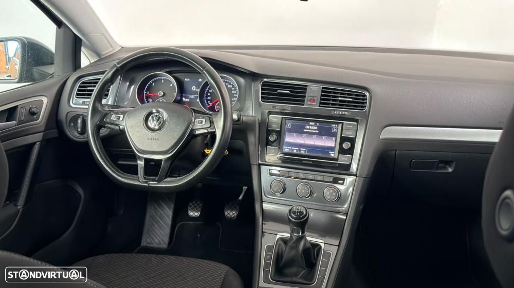VW Golf 1.6 TDI Trendline - 29