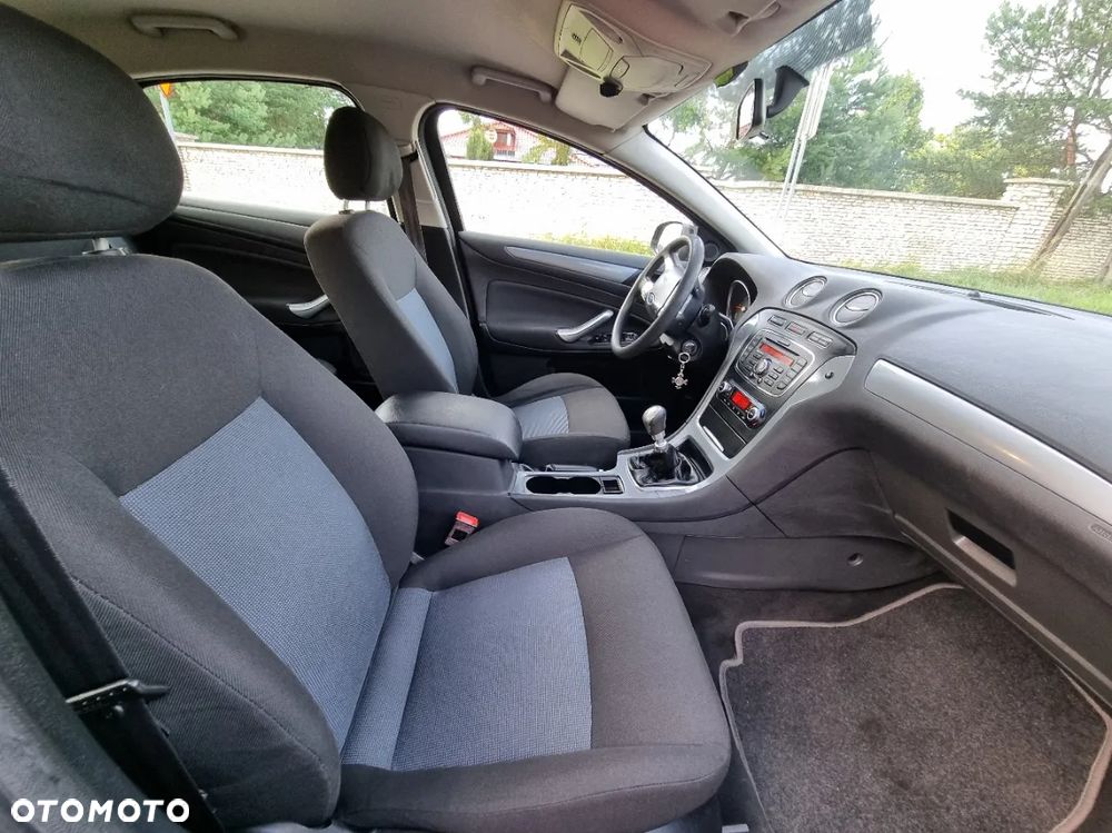 Ford Mondeo 1.6 TDCi Ambiente - 17