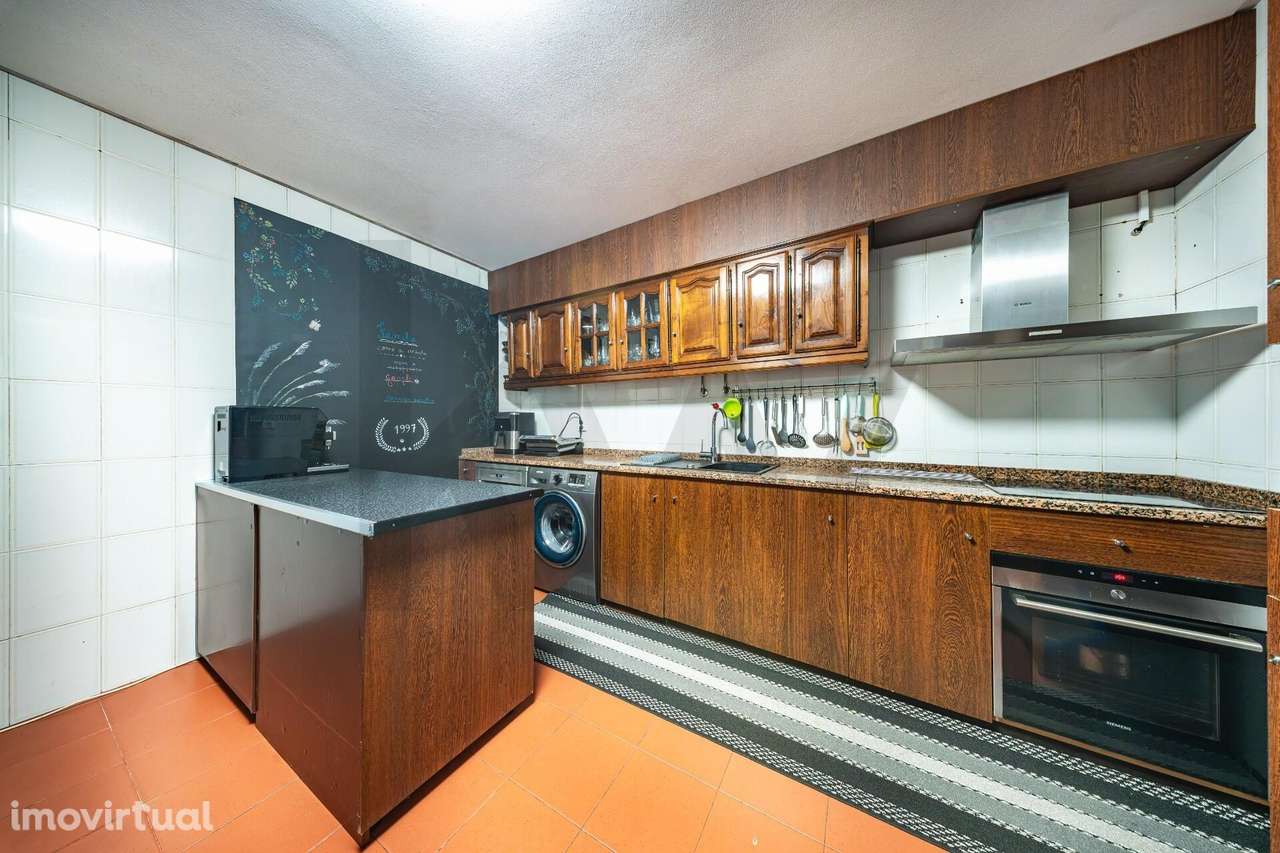 Moradia T3 com logradouro e anexo exterior em Panóias, Braga - Grande imagem: 4/35