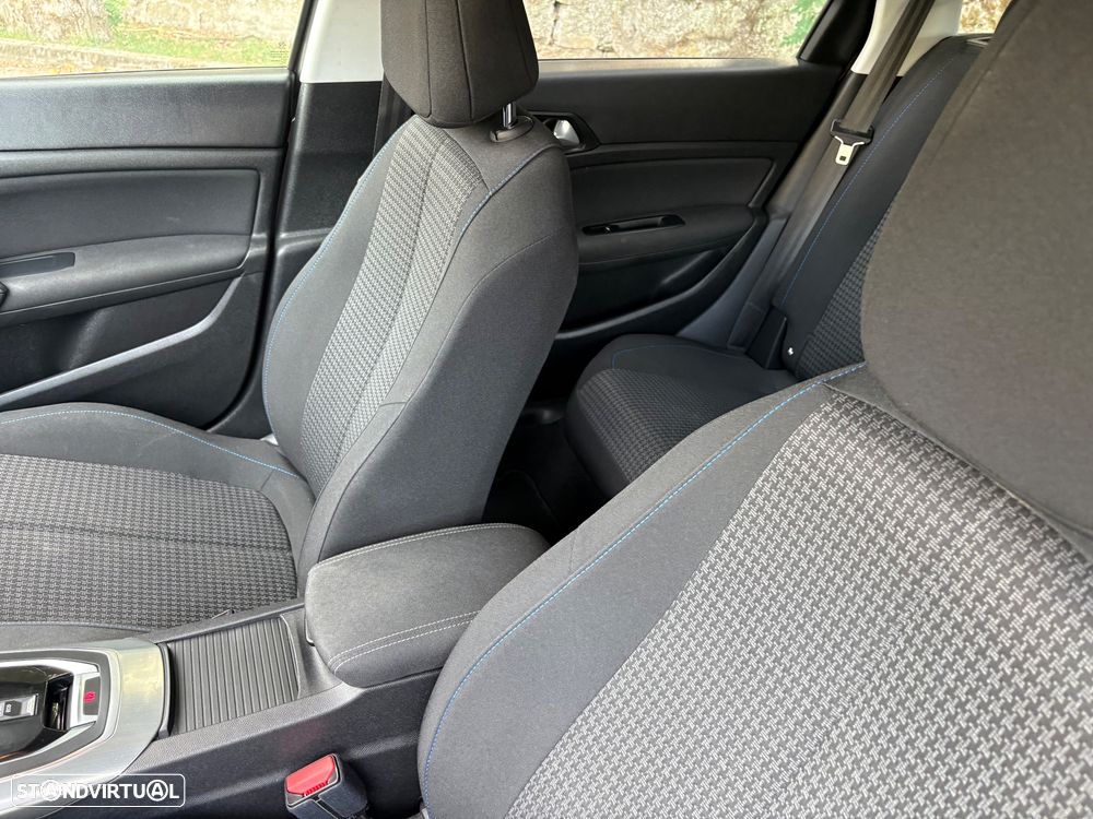 Peugeot 308 SW - 11