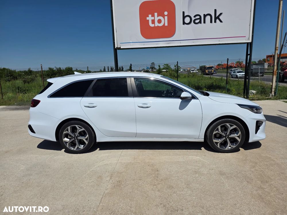 Kia Ceed 1.6 DSL MHEV 7DCT HP GT Line - 4