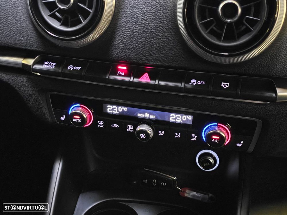 Audi A3 Limousine 2.0 TDI S line Sport Pack - 17