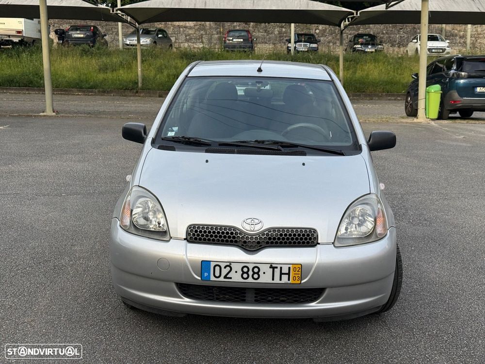 Toyota Yaris 1.0 Base C/Radio - 3