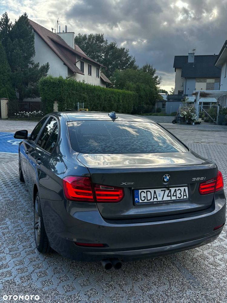 BMW Seria 3 328i xDrive - 4