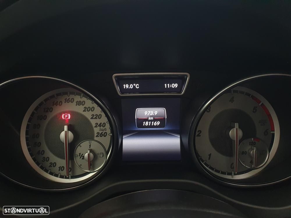Mercedes-Benz CLA 200 d AMG Line - 21