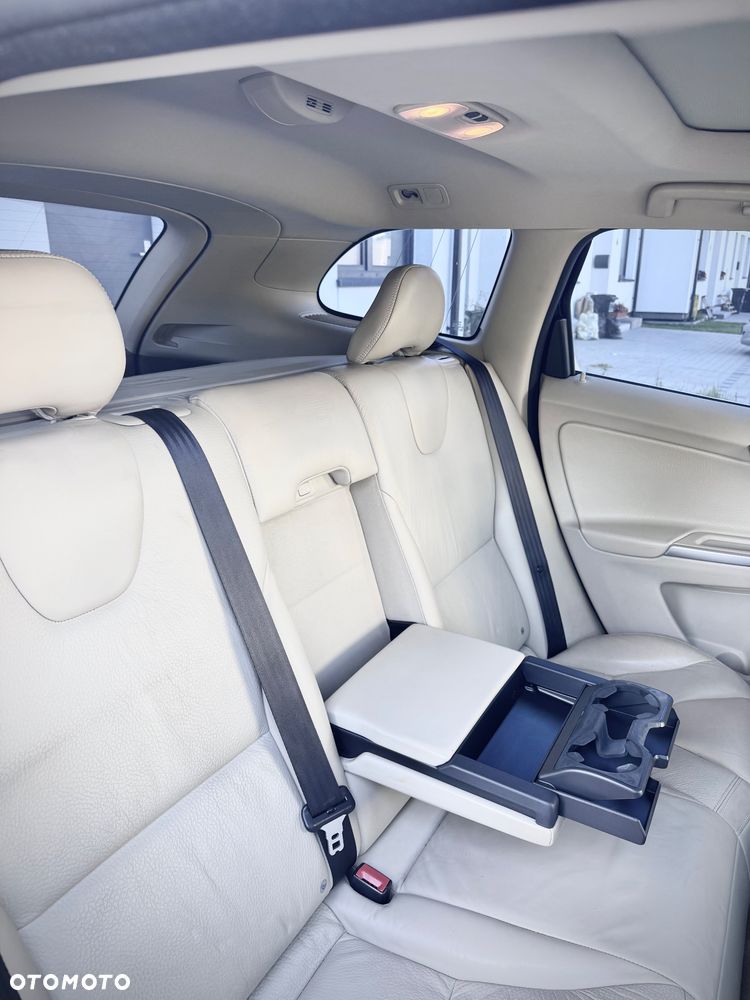 Volvo XC 60 - 4