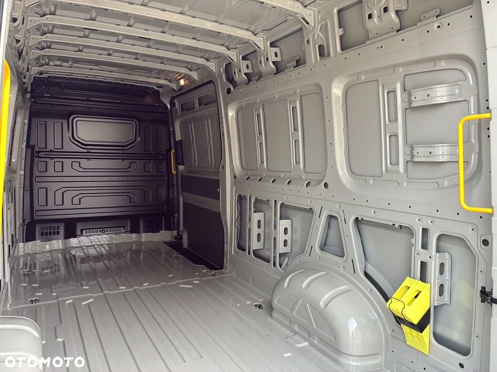 Volkswagen Crafter 35 Furgon L4H3, 2.0BiTDI 177KM, 4490mm, Wysoki dach - 13