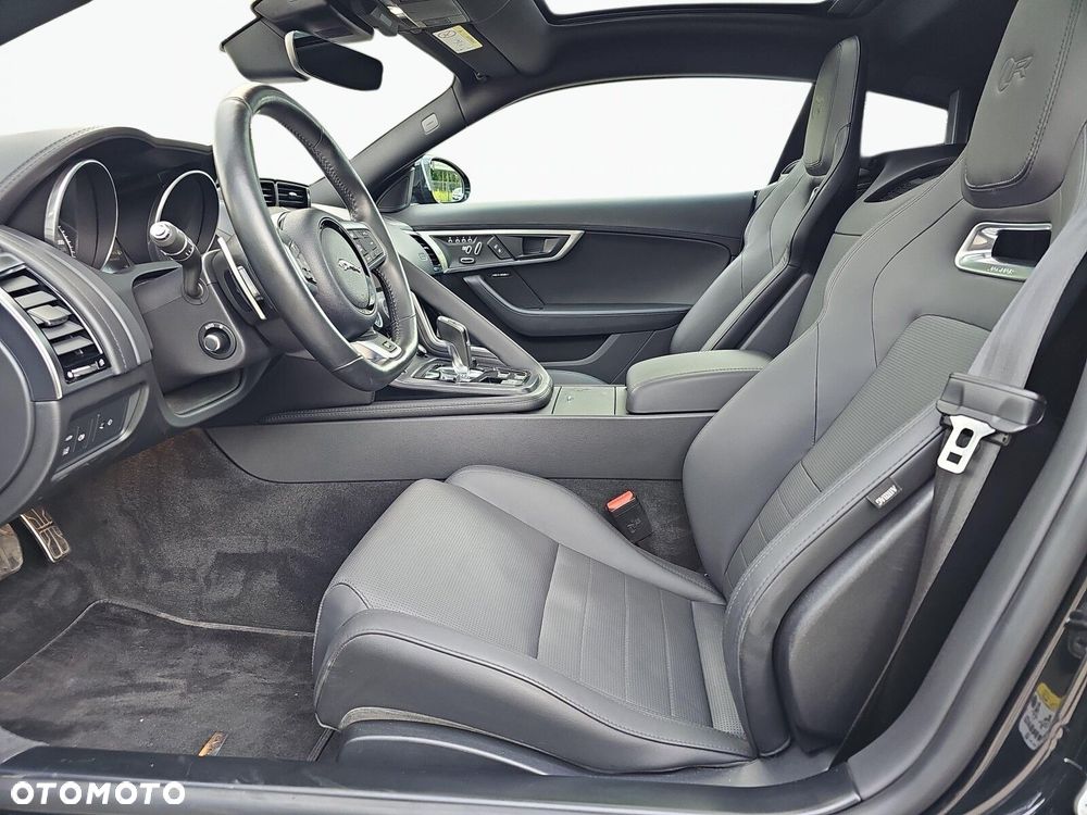 Jaguar F-Type AWD R - 14