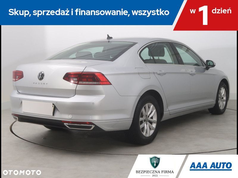 Volkswagen Passat - 6