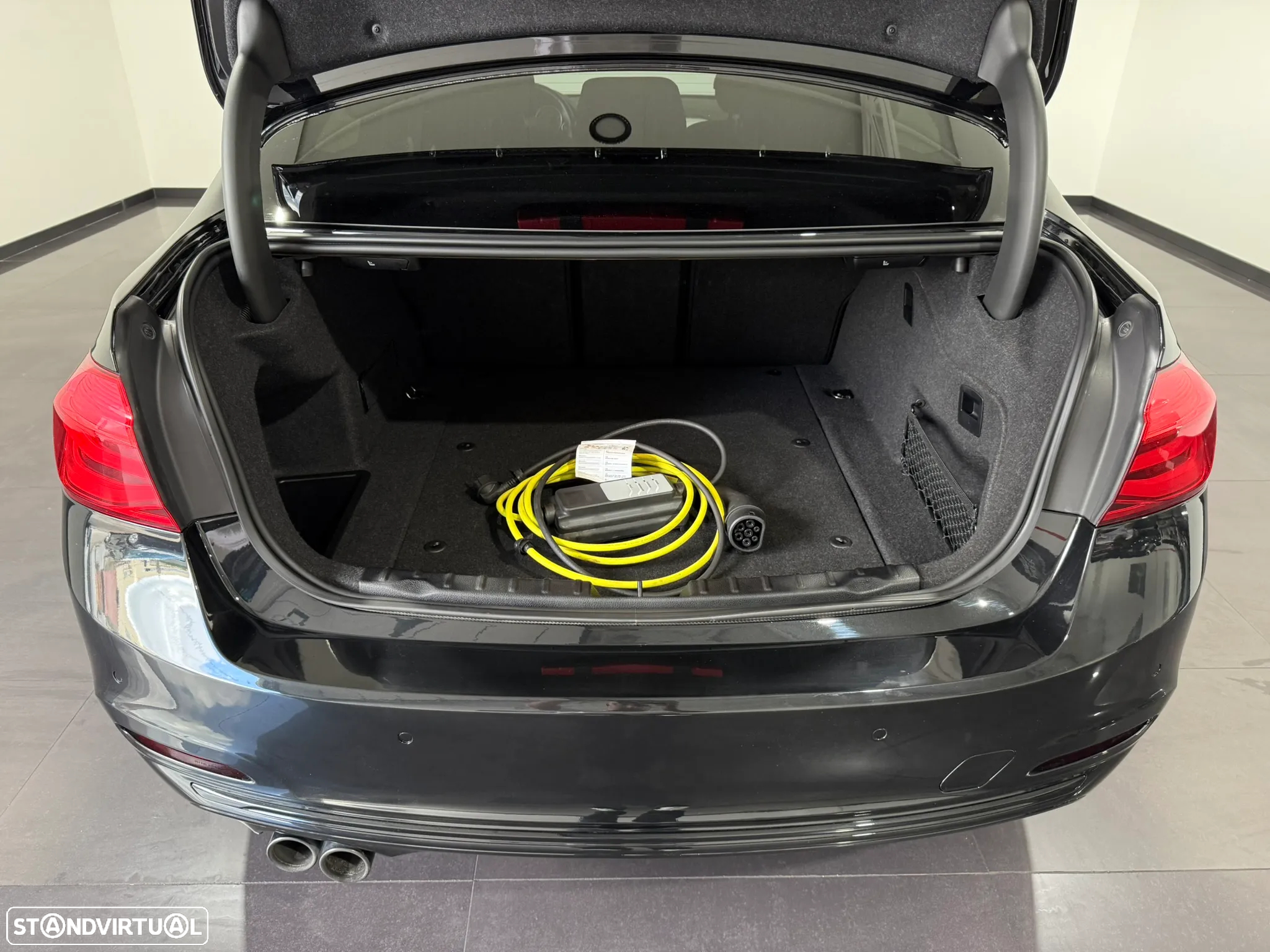 BMW 330 e iPerformance Line Sport - 8