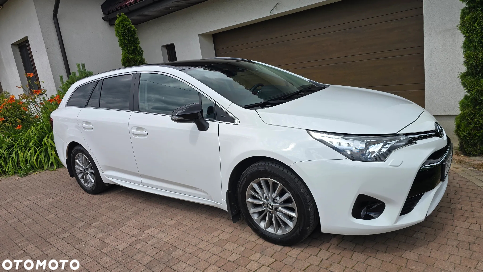 Toyota Avensis - 12