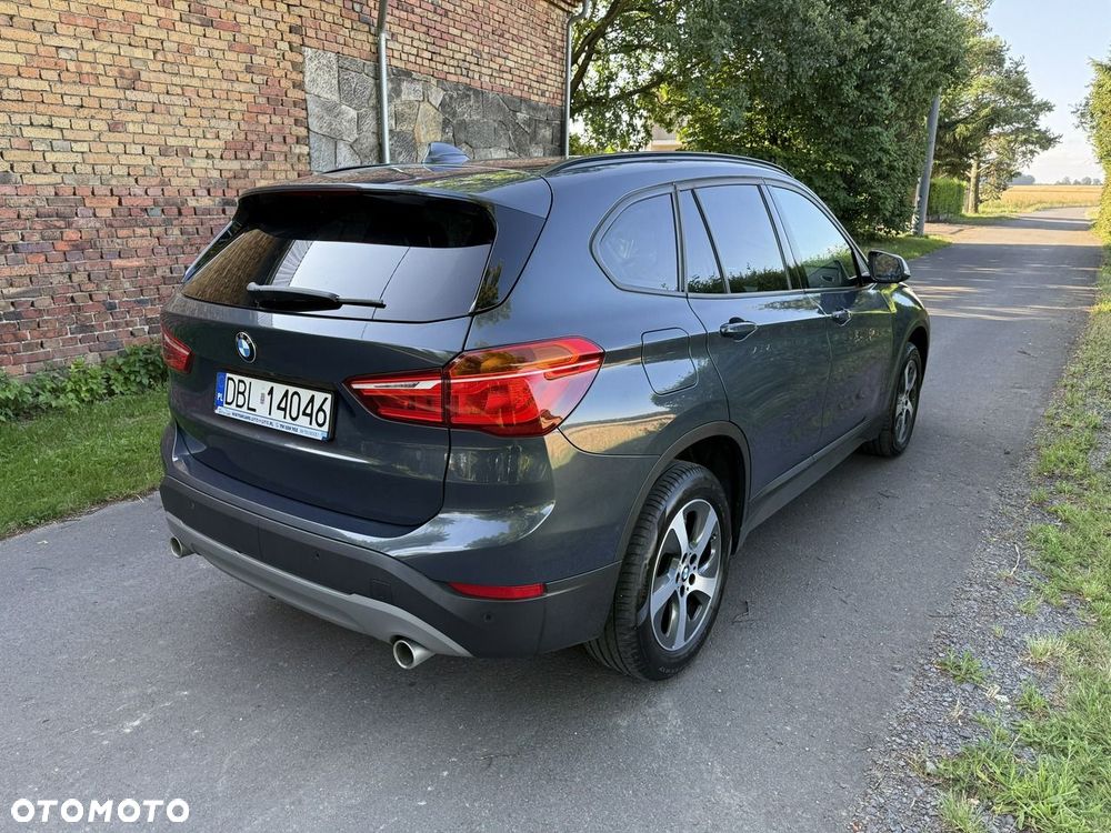 BMW X1 sDrive18d - 38