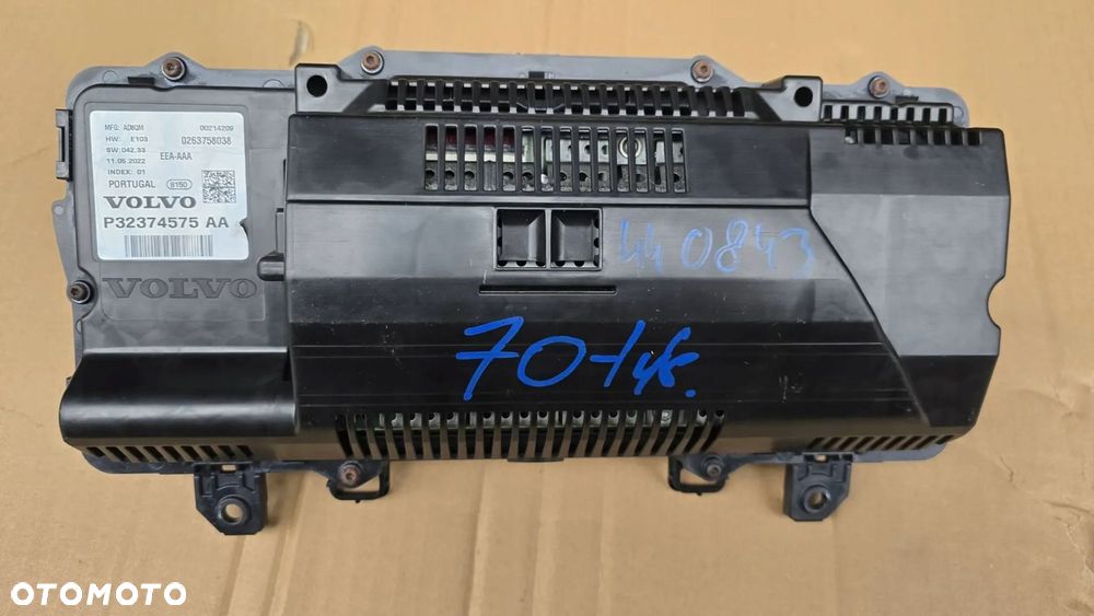 zegary volvo 32364575 przebieg 70 tyś nr 440843 - 2