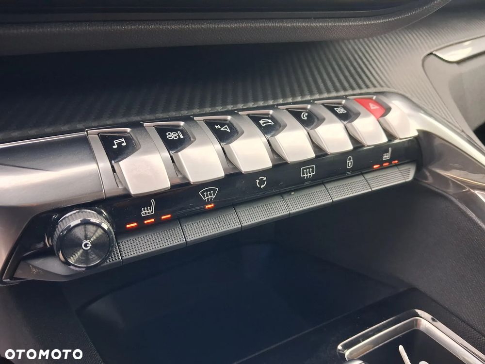 Peugeot 3008 BlueHDi 130 Stop & Start EAT8 Allure - 26