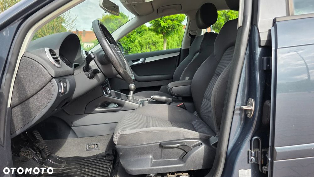 Audi A3 Sportback 1.6 TDI DPF Ambition - 14