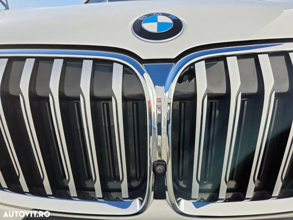 BMW Seria 7 750i xDrive - 12