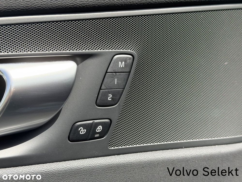 Volvo XC 60 - 21