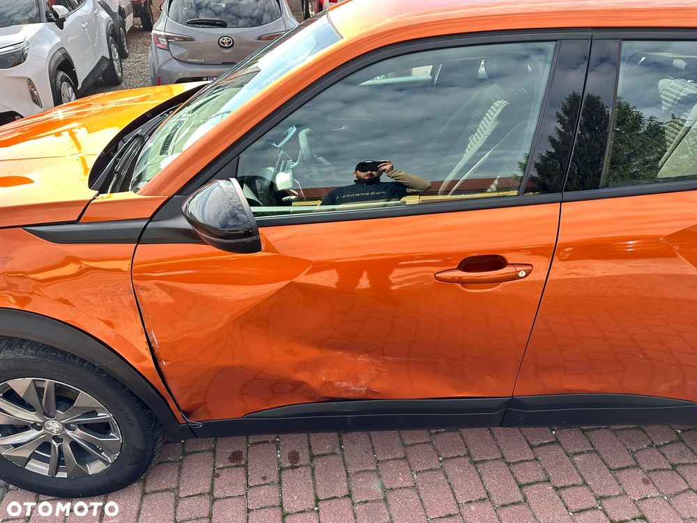 Peugeot 2008 PureTech 130 EAT8 Allure - 12