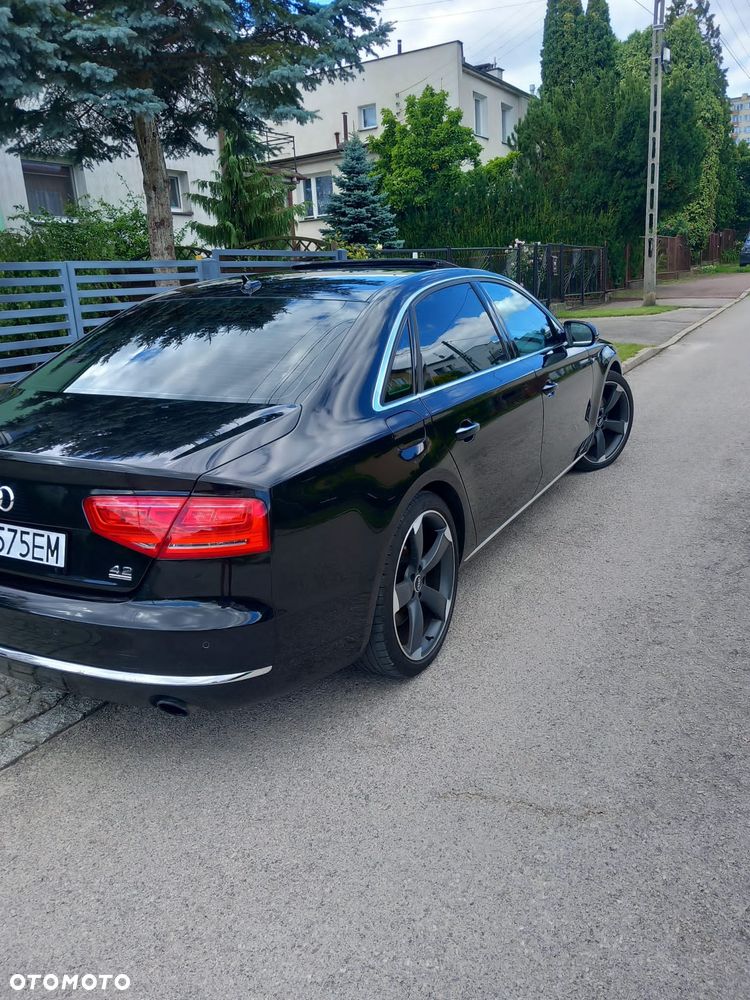 Audi A8 2012 photo 4