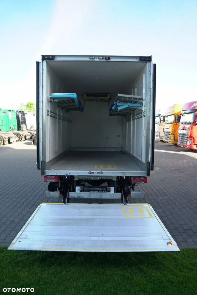 Iveco DAILY 70-150 / CHŁODNIA / AGREGAT THERMO KING V -300 MAX / BLIŹNIAK / WINDA DHOLLANDIA / AUTOMAT / 3 MIEJSCA - 22